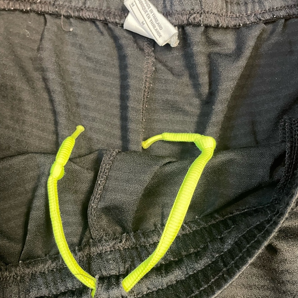 Men’s Vintage Black Nike Gym Shorts - Picture 3 of 3